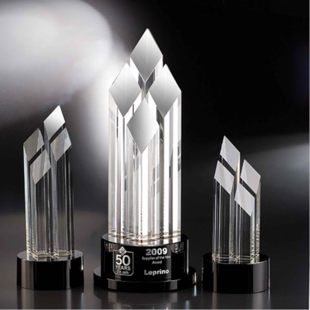 Picture of 12" Pinnacle Crystal Diamond Award Custom Engraved